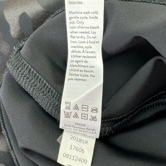 SPANX Black Gray Faux Leather Camo Print Leggings Size S - Picture 10 of 14